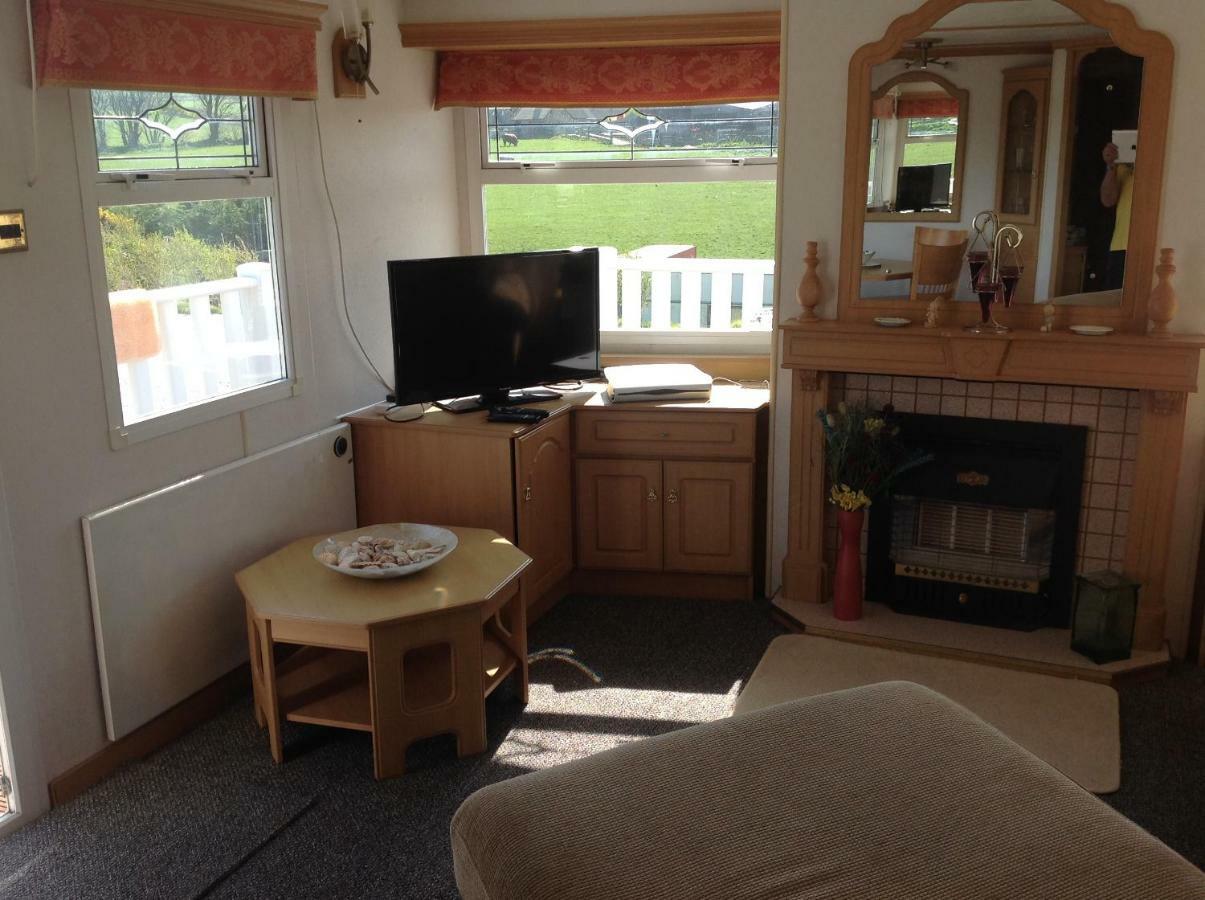 Criw Bach Static Caravan Apartamento Bryncroes Exterior foto
