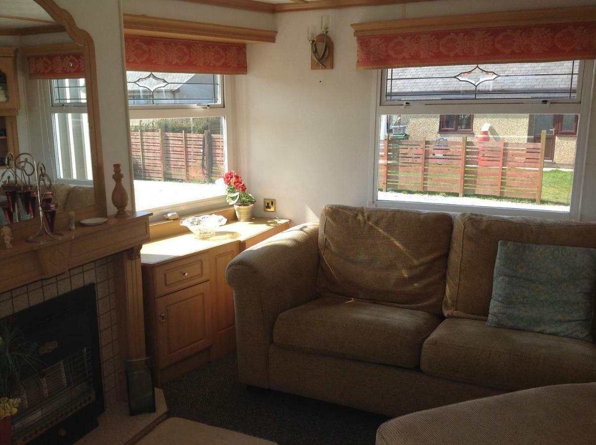 Criw Bach Static Caravan Apartamento Bryncroes Exterior foto